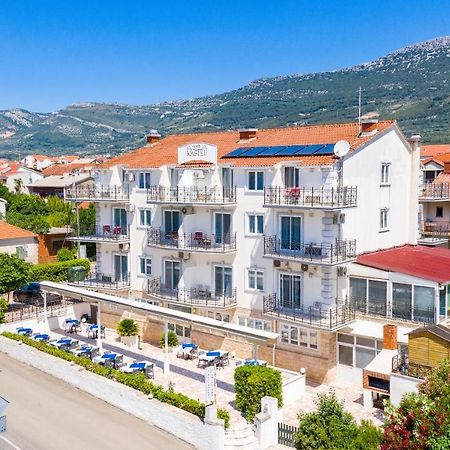 Hotel Aqua - Guest Rooms & Suites Kaštela Extérieur photo