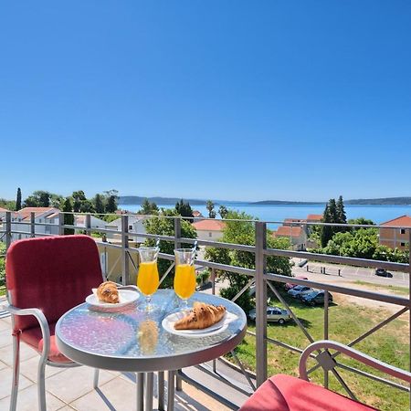 Hotel Aqua - Guest Rooms & Suites Kaštela Extérieur photo